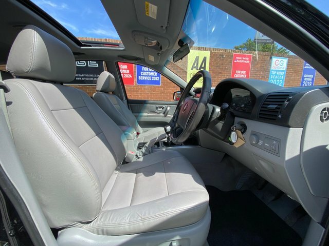 Kia Sorento Xt Black #20