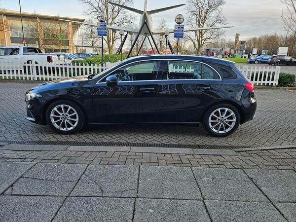 Mercedes-Benz A Class 1.5 A180d Sport 7G-dct Euro 6 Ss LS69FWJ Black #4