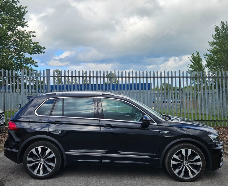 Volkswagen Tiguan 2.0 Tdi R-line Tech YH69KKF Black #3