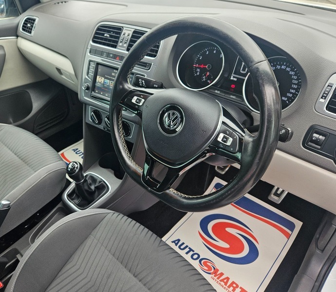 Volkswagen Polo 1.2 Tsi Bluemotion Tech SM64XTV White #5