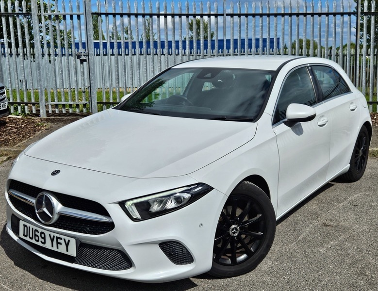 Mercedes-Benz A Class 1.5 A180d Sport Executive DU69YFY White #3