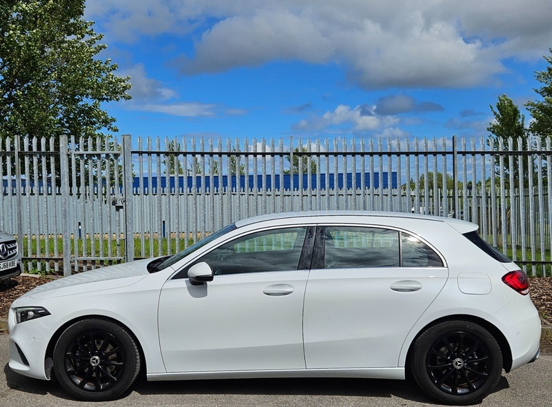 Mercedes-Benz A Class 1.5 A180d Sport Executive DU69YFY White #4