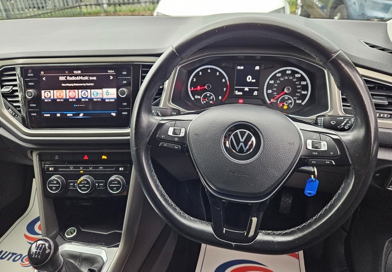 Volkswagen T-Roc 1.0 Tsi Se Suv VU70HWW Black #4