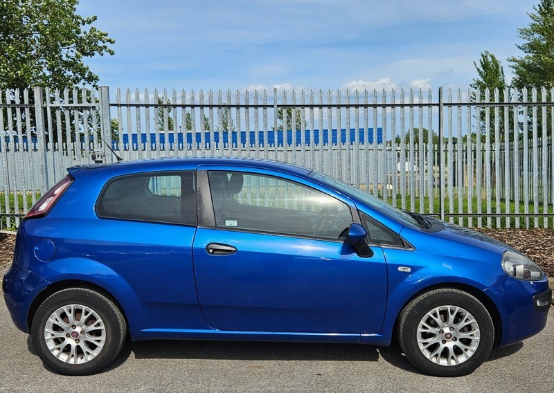Fiat Punto 1.4 Active Hatchback Blue #2