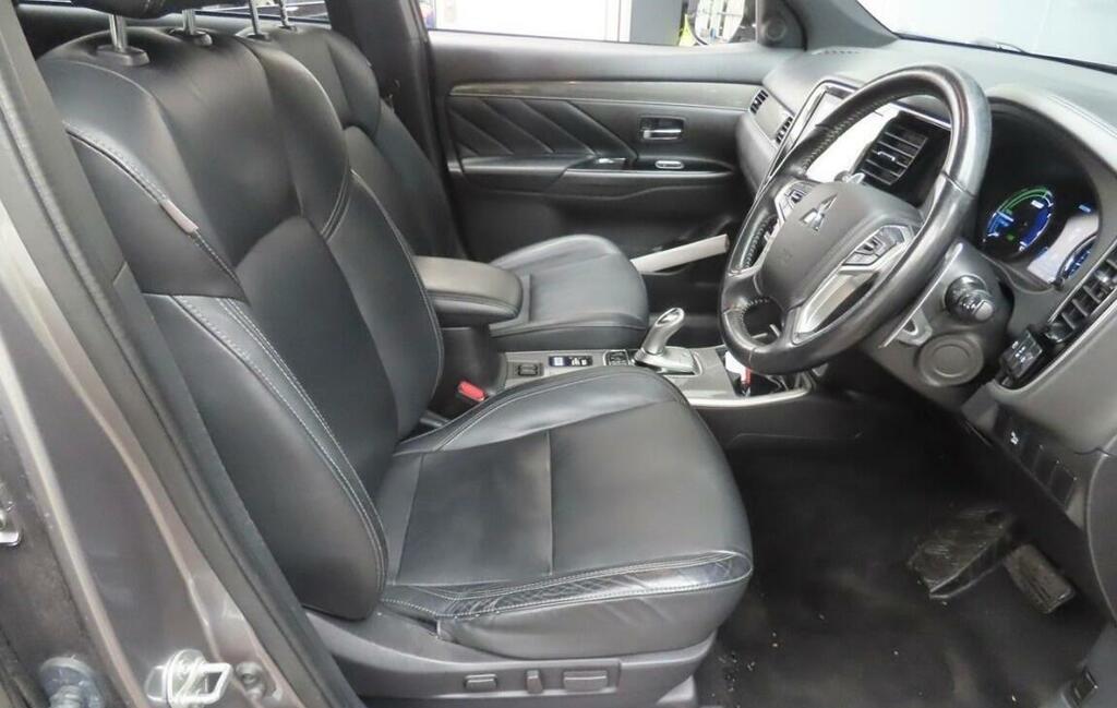 Mitsubishi Outlander 2.4H Twinmotor 13.8Kwh Dynamic Cvt 4Wd Euro 6 Ss WN21EOC Grey #2