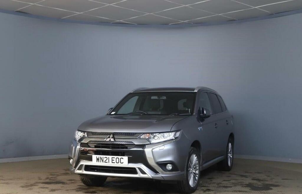 Mitsubishi Outlander 2.4H Twinmotor 13.8Kwh Dynamic Cvt 4Wd Euro 6 Ss Grey
