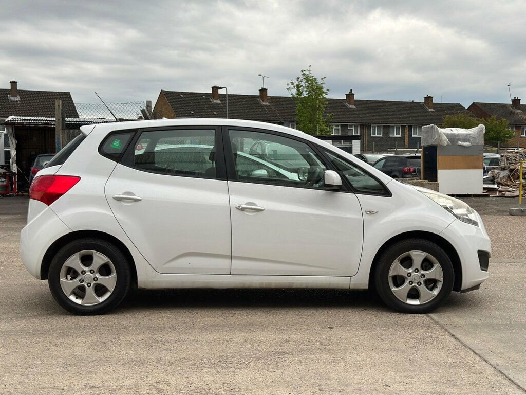 Kia Venga 1.4 2 Euro 5 White #4