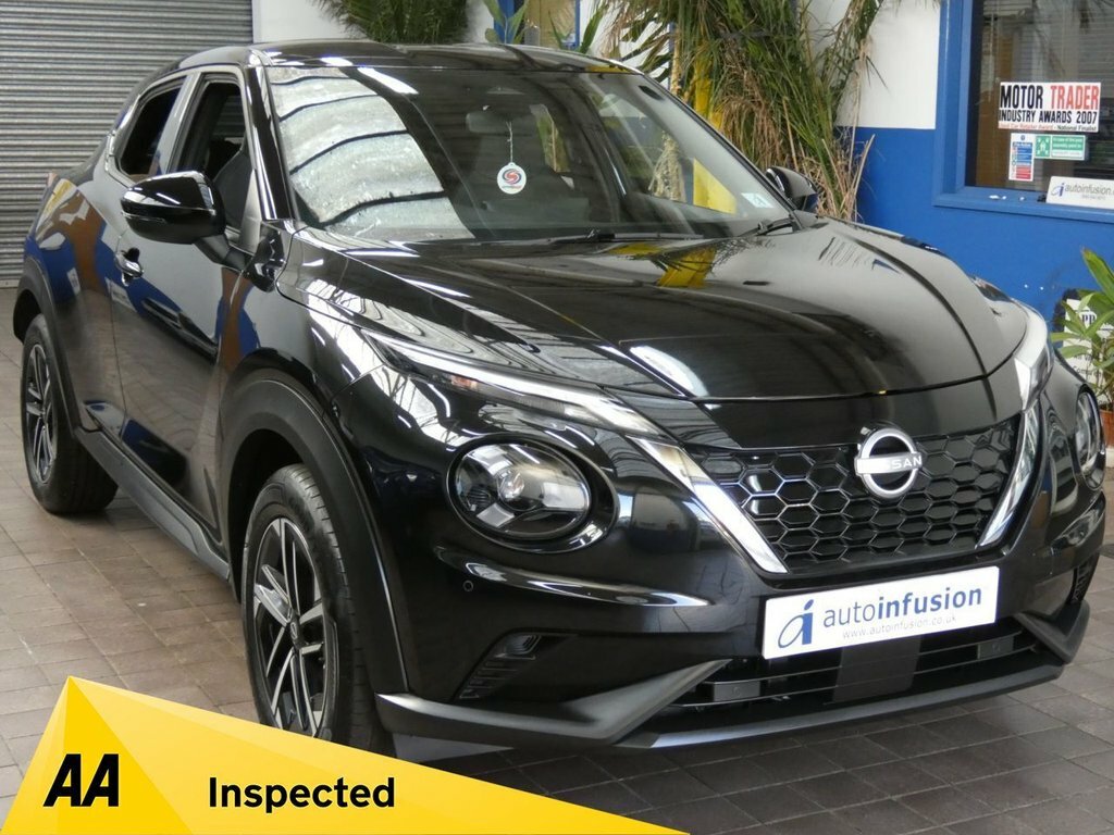 Nissan Juke 1.6L N-connecta Black