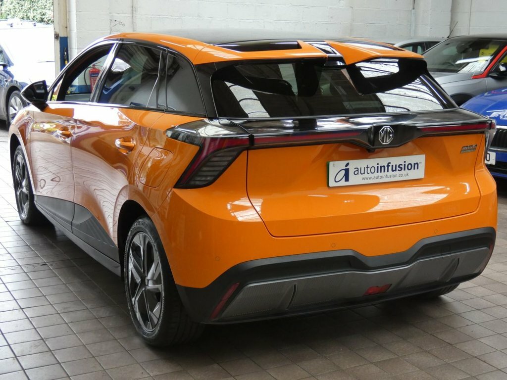 MG MG4 Hatchback KN73HCX Orange #3