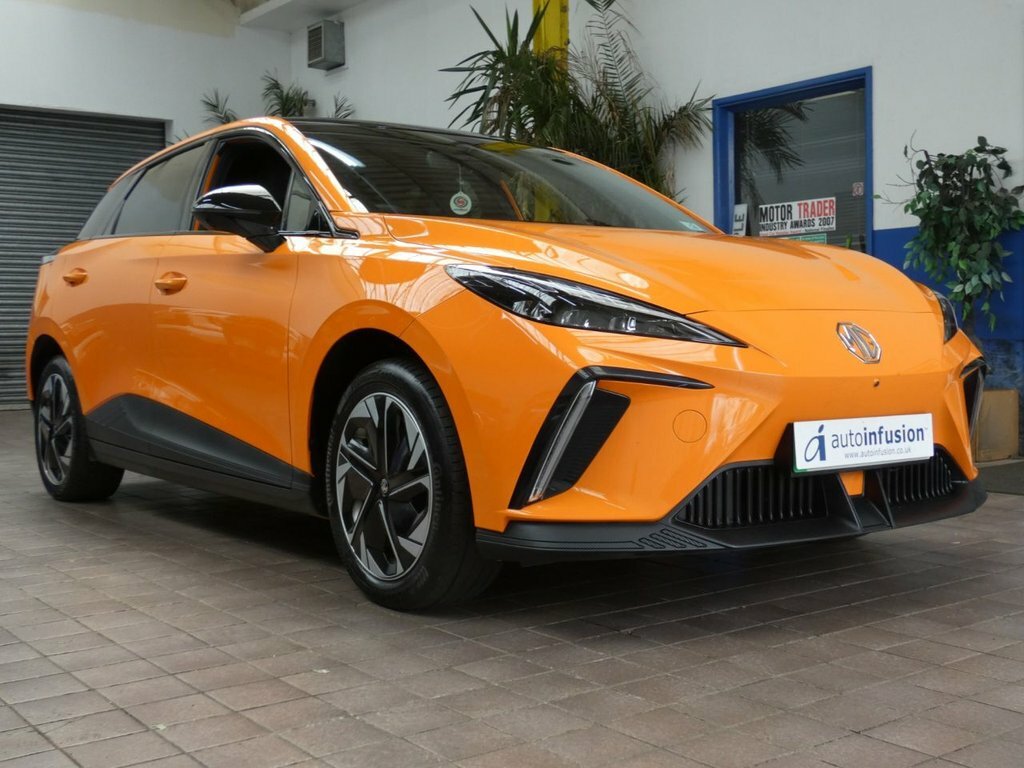 MG MG4 Hatchback KN73HCX Orange #5
