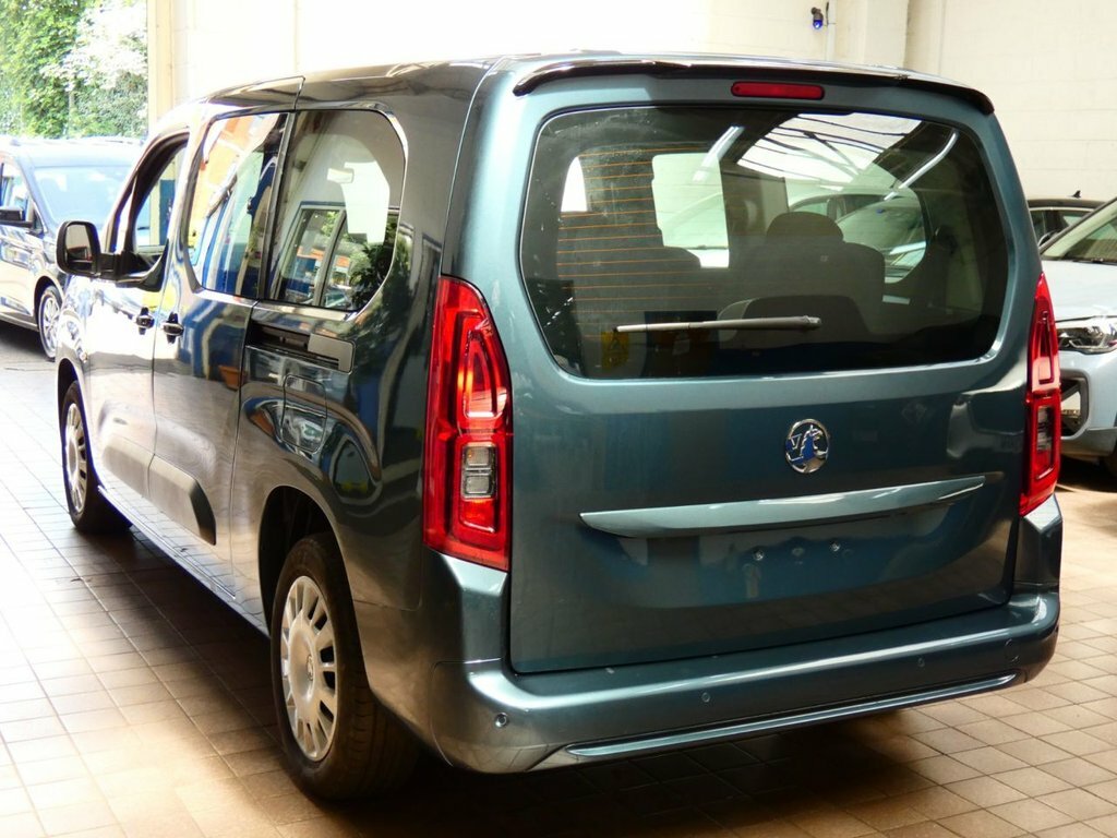 Vauxhall Combo-e Life Mpv CY74GZW Blue #4