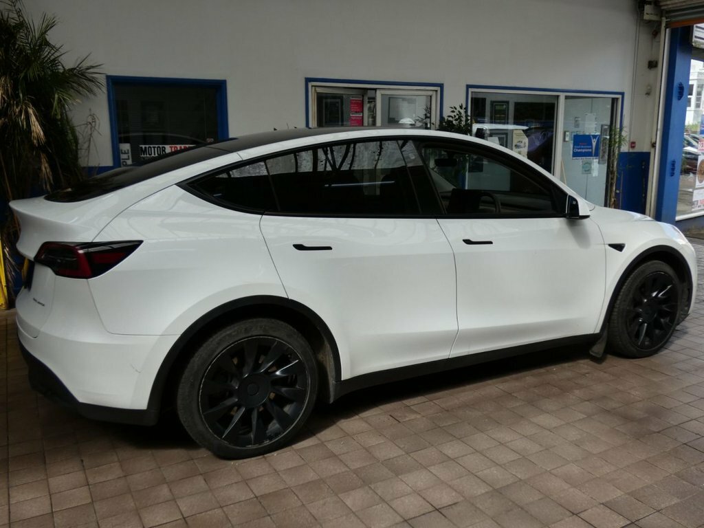 Tesla Model Y Suv AJ72PZH White #5