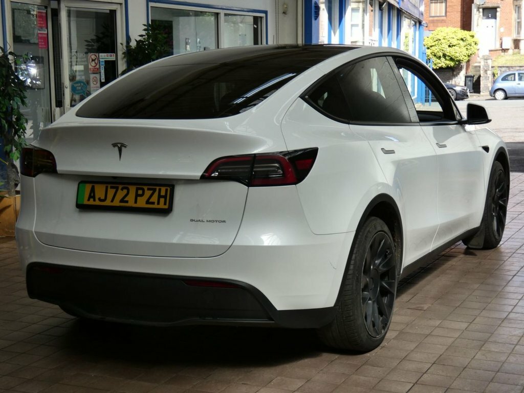 Tesla Model Y Suv AJ72PZH White #6