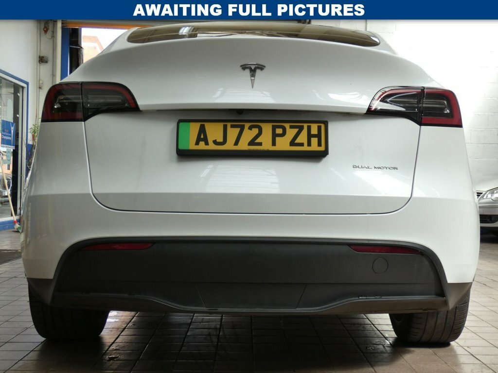 Tesla Model Y Suv AJ72PZH White #3