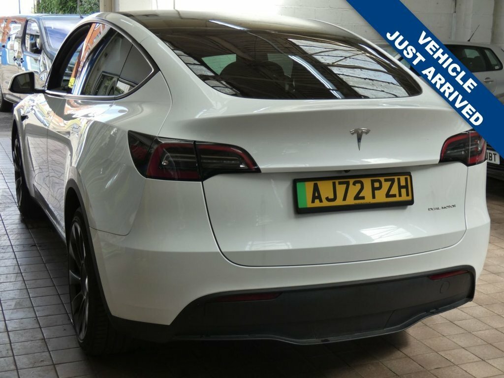 Tesla Model Y Suv AJ72PZH White #2