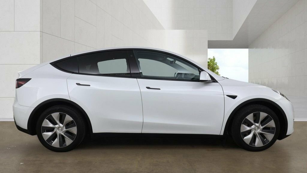 Tesla Model Y Suv WM72CHL White #5