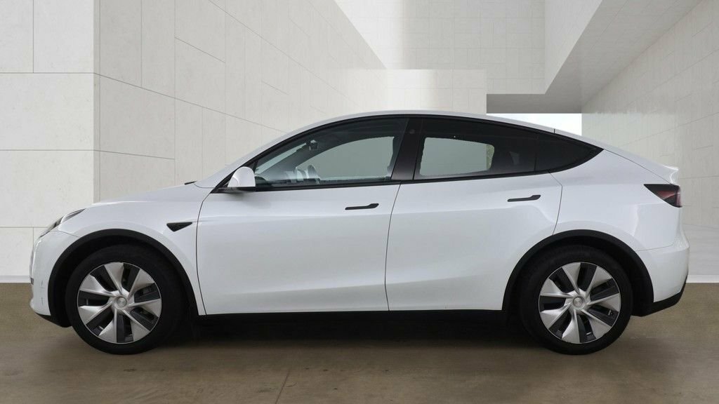 Tesla Model Y Suv WM72CHL White #6