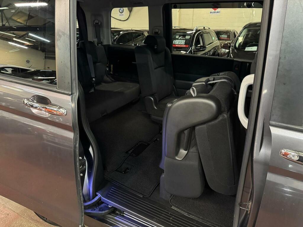 Honda StepWagon Mpv 1.5 7 Seats Waku Waku Doors 201564  #33