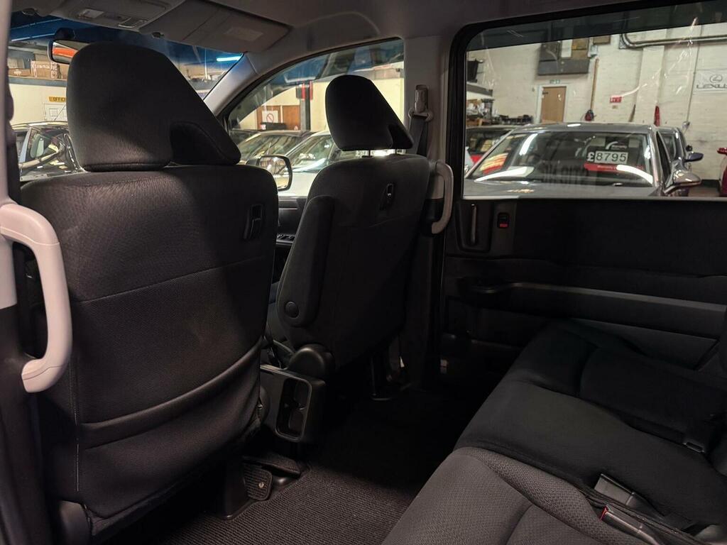 Honda StepWagon Mpv 1.5 7 Seats Waku Waku Doors 201564  #30