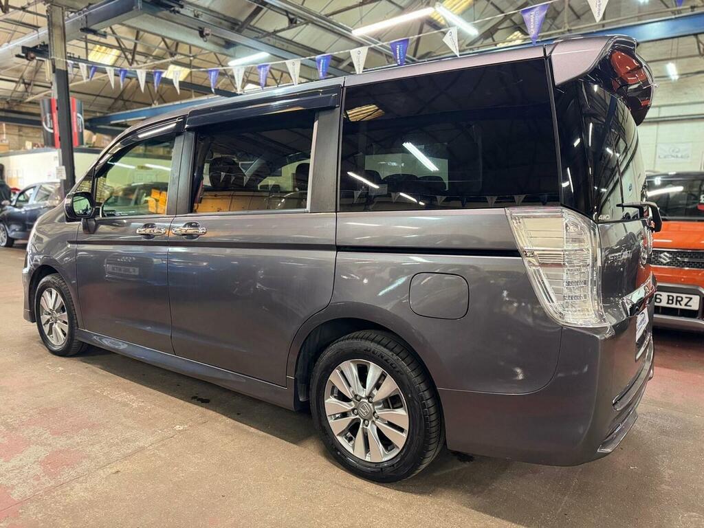 Honda StepWagon Mpv 1.5 7 Seats Waku Waku Doors 201564  #6