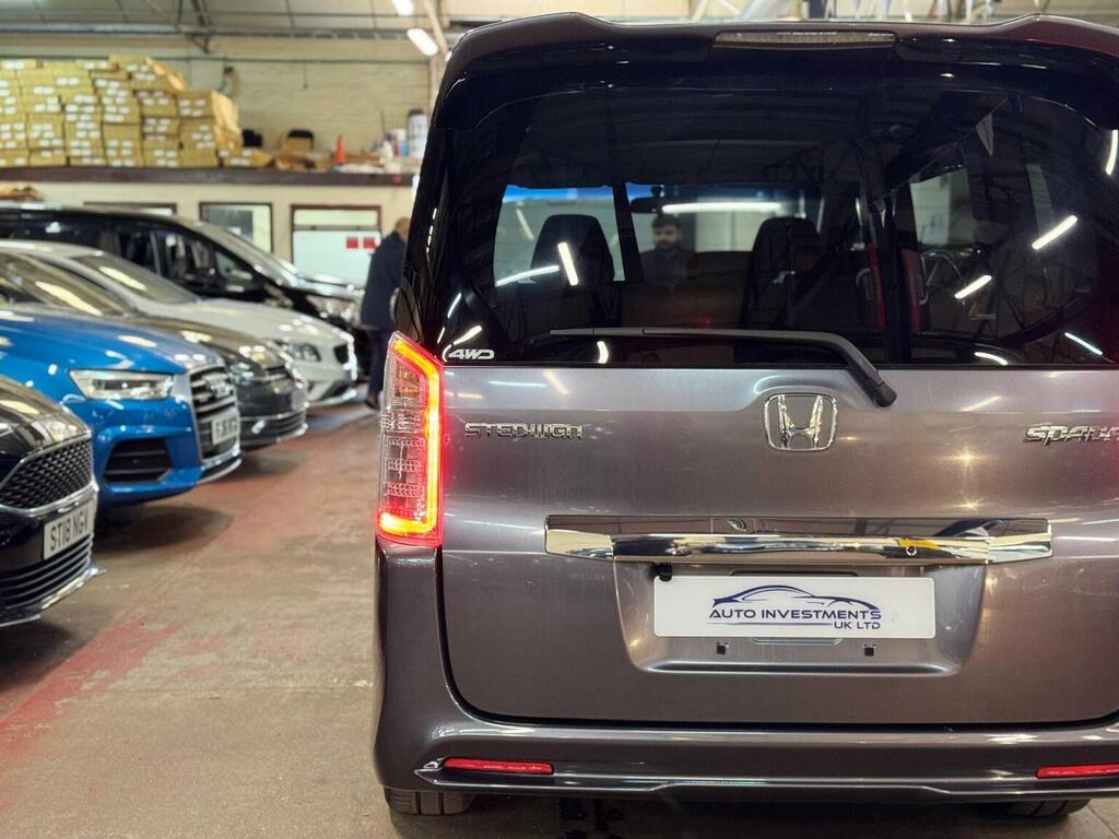 Honda StepWagon Mpv 1.5 7 Seats Waku Waku Doors 201564  #10