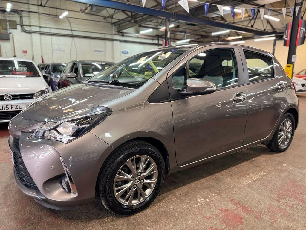 Toyota Yaris 1.5 Vvt-i Icon Tech Euro 6 VO67WNF Brown #3