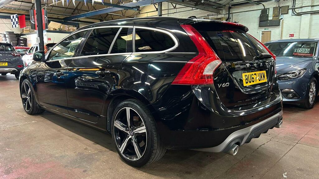 Volvo V60 2.0 D4 R-design Nav Euro 6 Ss BU67UKM Black #4