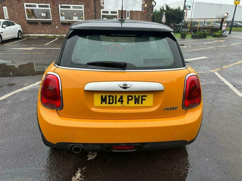 Mini Hatch 1.5 Cooper Euro 6 MD14PWF Orange #6