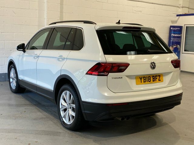 Volkswagen Tiguan 2018 2.0 Tdi Se Navigation Suv E YB18BFZ White #3