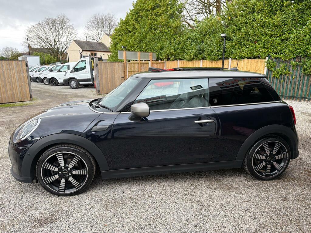 Mini Hatch 1.5 Cooper Exclusive Steptronic Euro 6 Ss YE23UYG Black #2