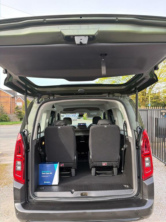 Citroen Berlingo 1.5 Plus XL Mpv Euro 6 Ss SM75CZB Green #4