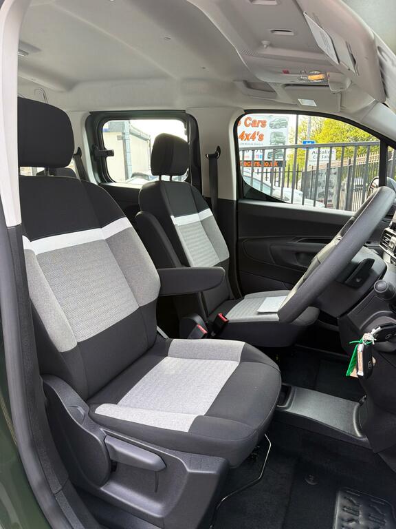 Citroen Berlingo 1.5 Plus XL Mpv Euro 6 Ss SM75CZB Green #5