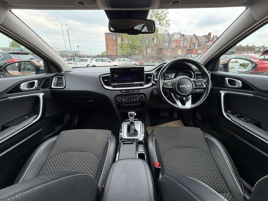 Kia Xceed 1.6 Gdi 8.9Kwh 3 Dct Euro 6 Ss AO22XDW Brown #3