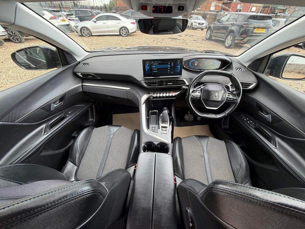 Peugeot 3008 1.6 13.2Kwh Allure E-eat Euro 6 Ss VE71KXR Black #4