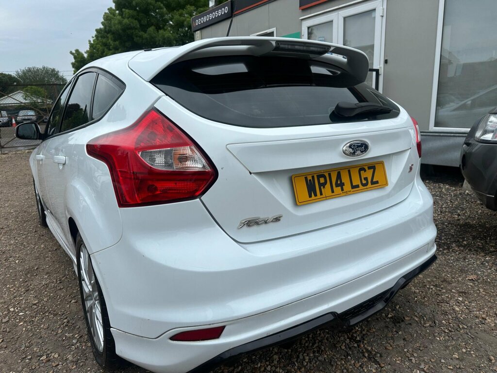 Ford Focus 1.6 Zetec S Powershift Euro 5 WP14LGZ White #3