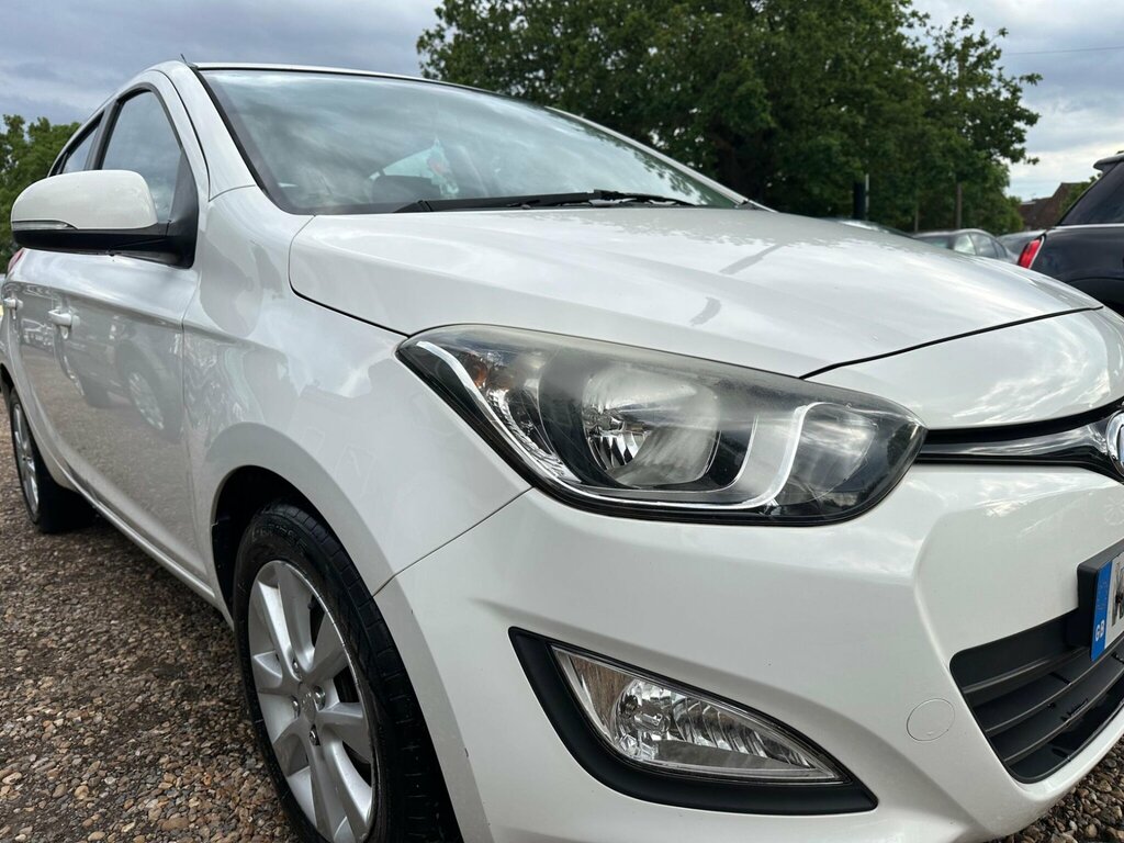 Hyundai I20 1.2 Active Euro 5 WF62YHX White #4