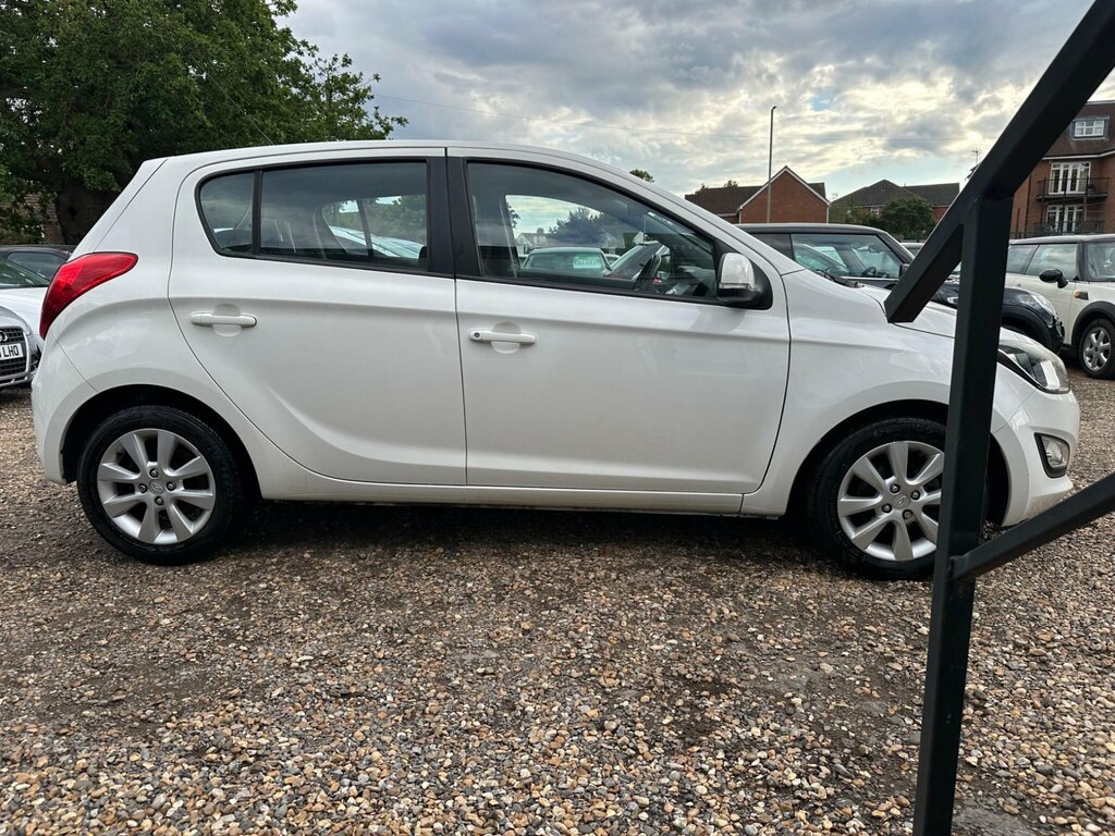 Hyundai I20 1.2 Active Euro 5 WF62YHX White #6