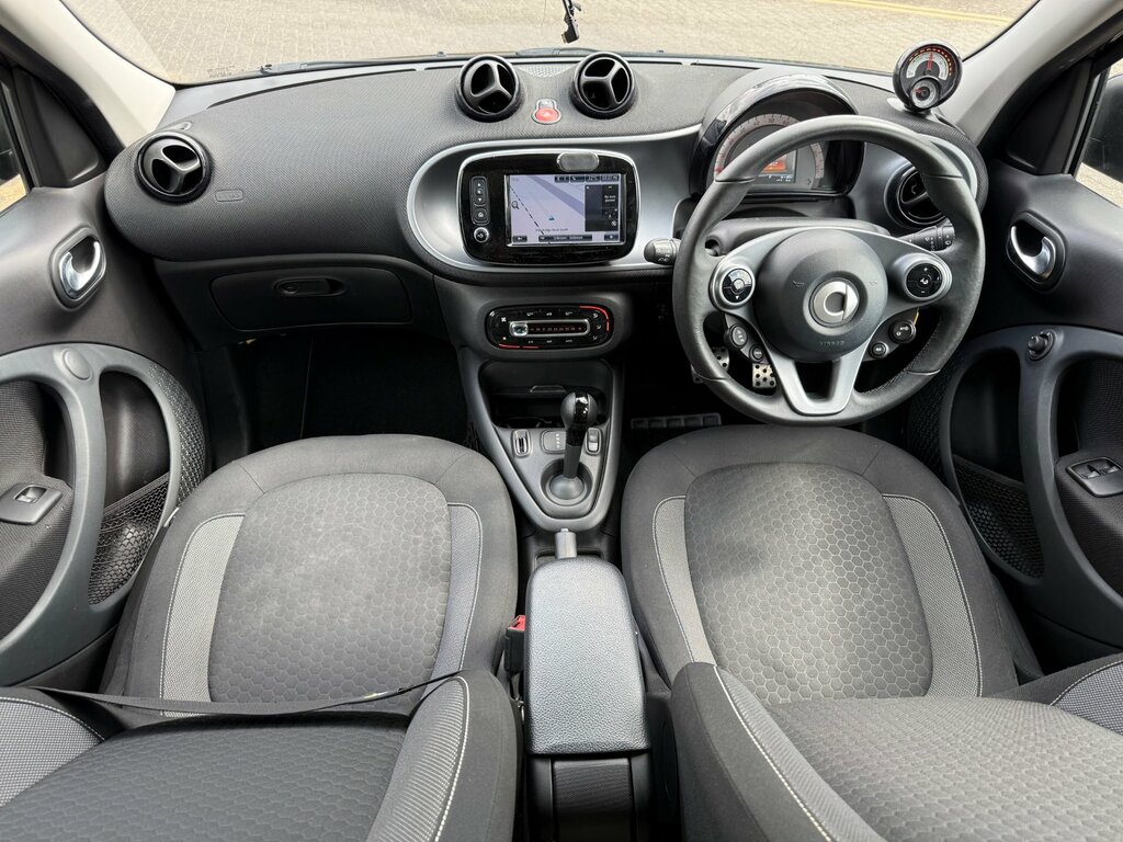 Smart Forfour 17.6Kwh Pulse Premium Hatchback KM20ZZB Black #3