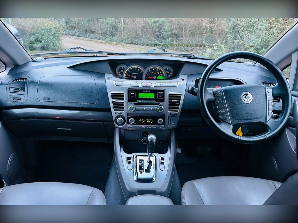 SsangYong Turismo Ex Black #16
