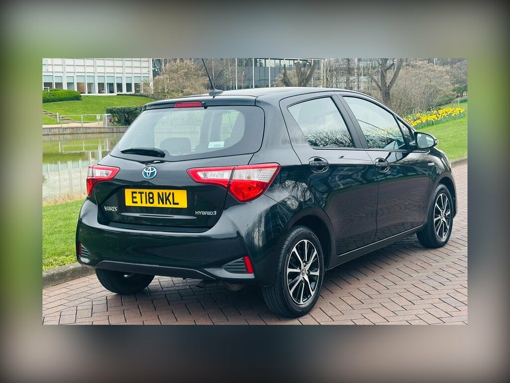 Toyota Yaris 1.5 Vvt-h Icon Tech Hatchback Hybrid E- ET18NKL Black #2