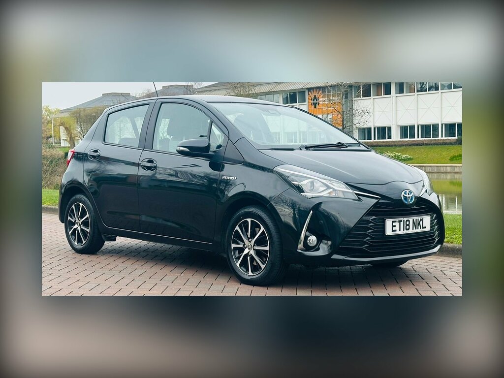 Toyota Yaris 1.5 Vvt-h Icon Tech Hatchback Hybrid E- Black