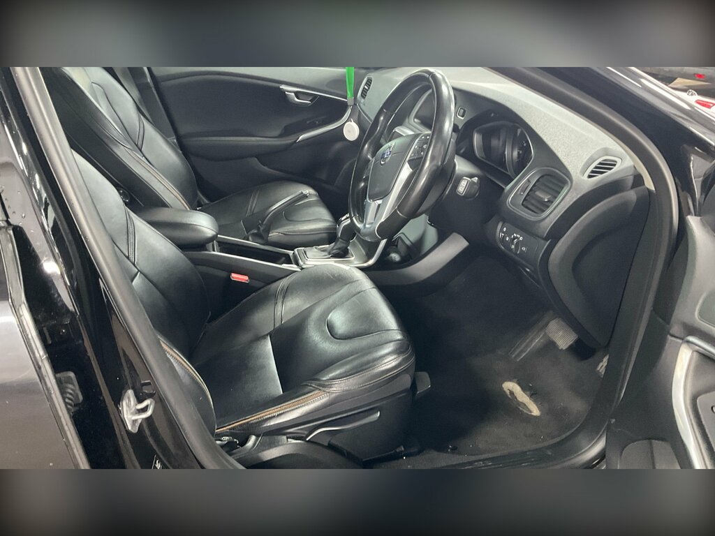 Volvo V40 Cross Country 2.0 D2 Lux Hatchback Euro 6 Ss EN65CKA Black #3