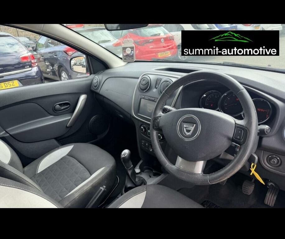Dacia Sandero Stepway 0.9 Tce Laureate Euro 6 Ss Black