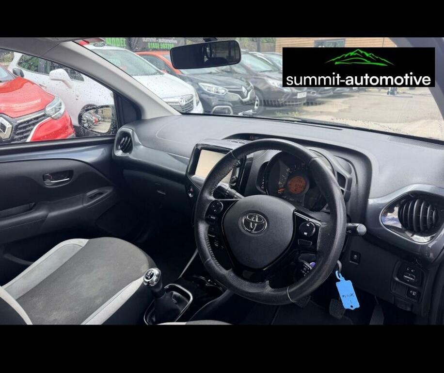 Toyota Aygo 1.0 Vvt-i X-press Euro 6 YE67JVG Grey #2
