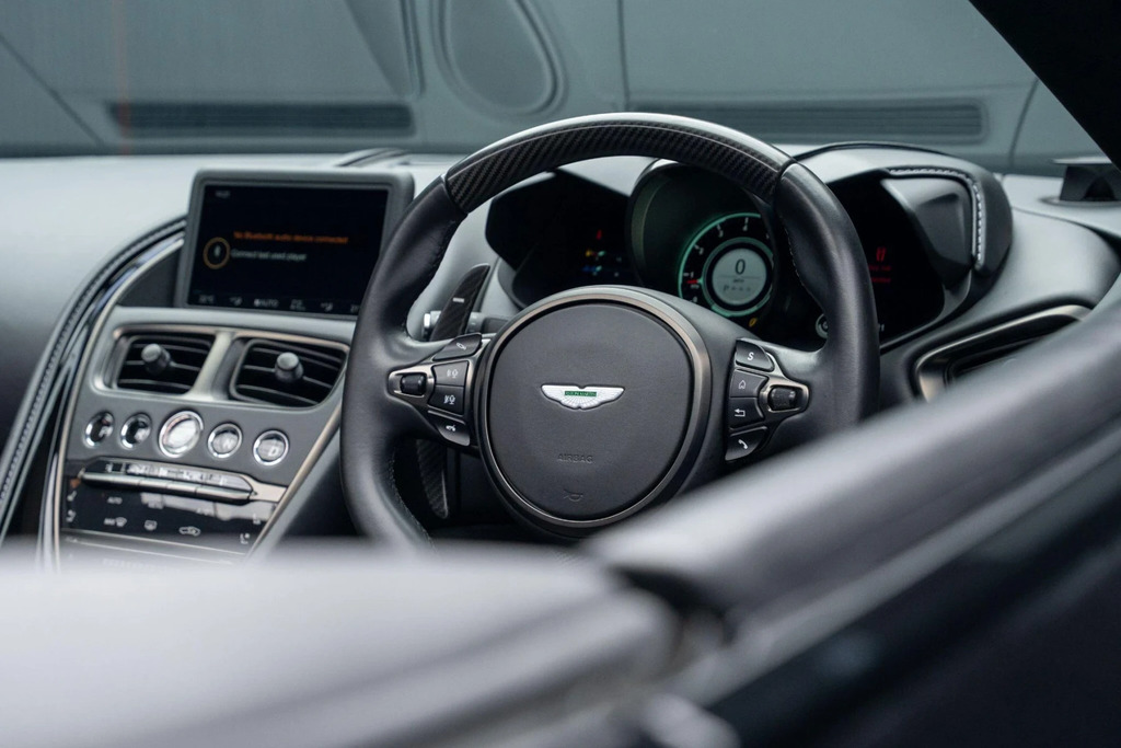Aston Martin DBS 5.2 V12 Biturbo Superleggera Coupe Grey #36