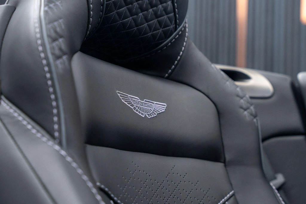 Aston Martin DBS 5.2 V12 Biturbo Superleggera Coupe Grey #33