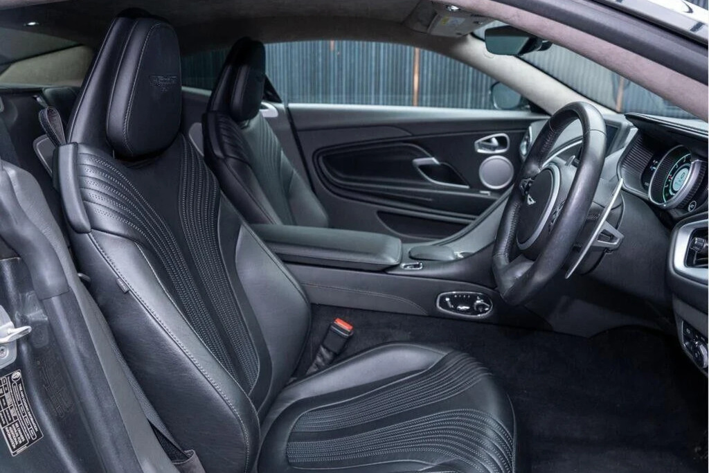 Aston Martin DB11 V8 Touchtronic Black #2