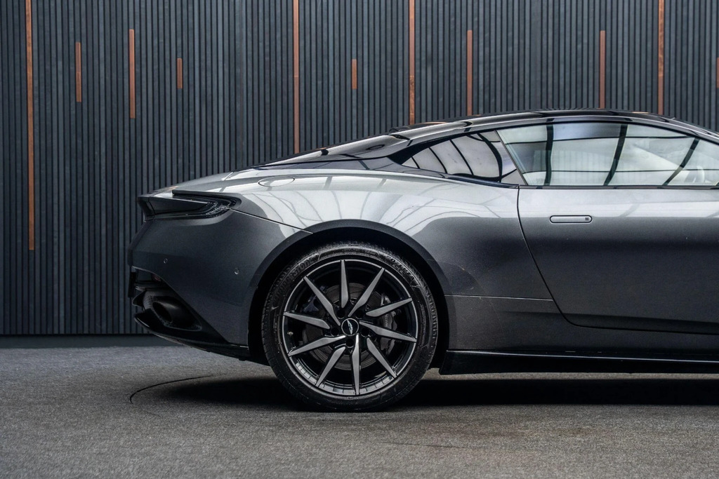 Aston Martin DB11 V8 Touchtronic Black #20