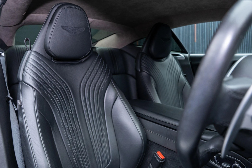 Aston Martin DB11 V8 Touchtronic Black #13