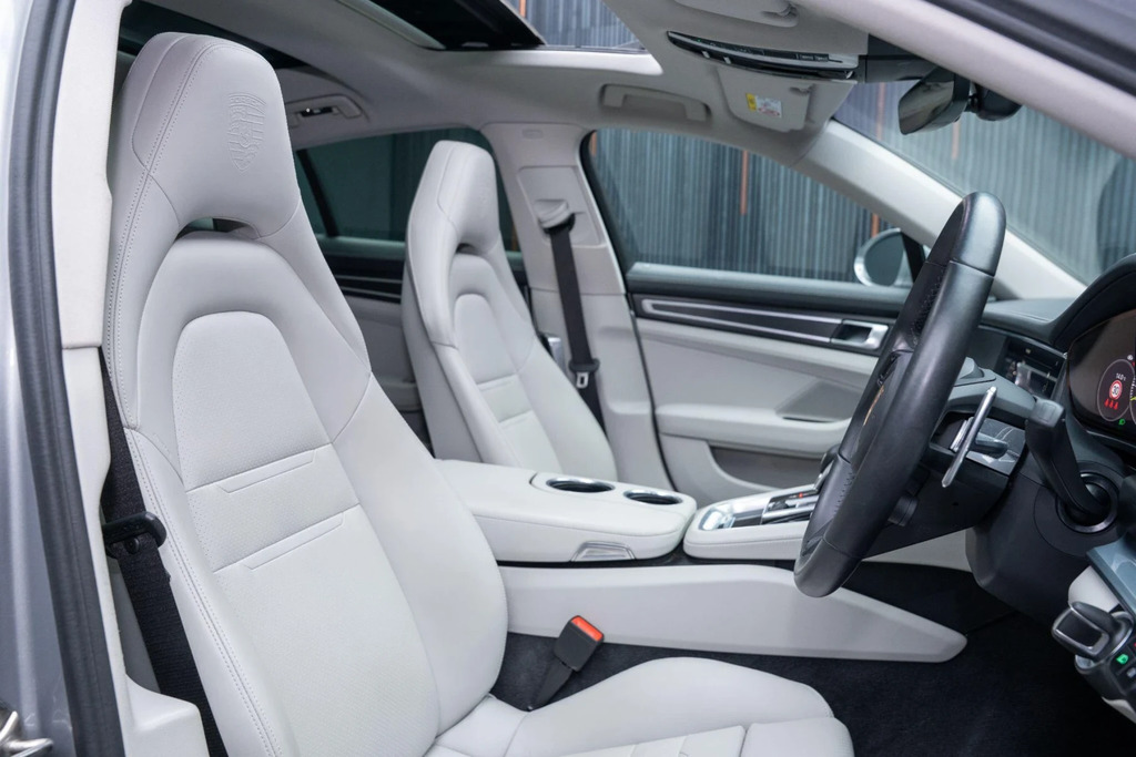 Porsche Panamera 2.9 V6 E-hybrid 17.9Kwh 4 Platinum Edition Saloon KF73WRG Silver #2